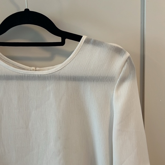 Light blouse - Picture 2 of 3